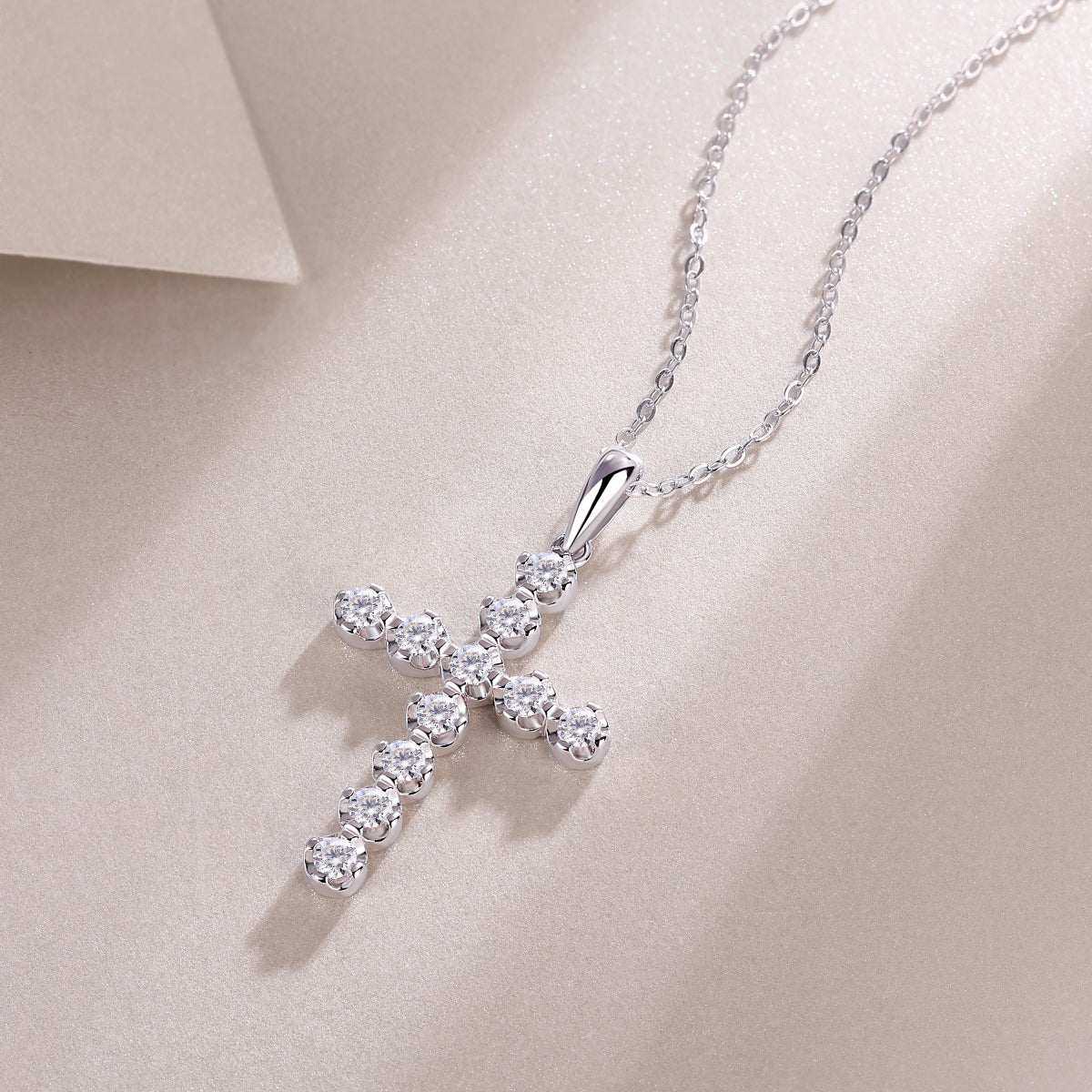 Vinzaa Entrusted - Elegant Moissanite Pendant Necklace in S925 Sterling Silver