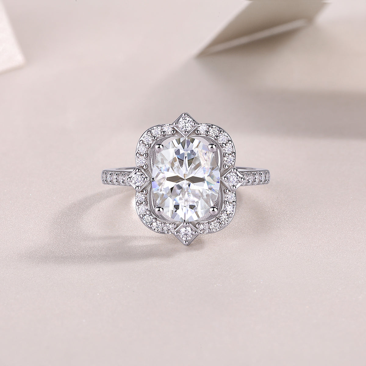 Vinzaa Camellia - Moissanite Ring in Gold-Plated S925 Sterling Silver