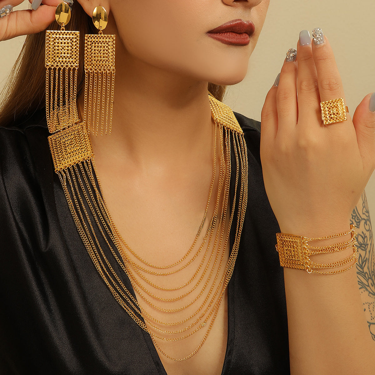 Vinzaa Majestic 5-Piece 18K Gold Plated Jewelry Set - Tassel Detail Wedding & Gala Statement Set