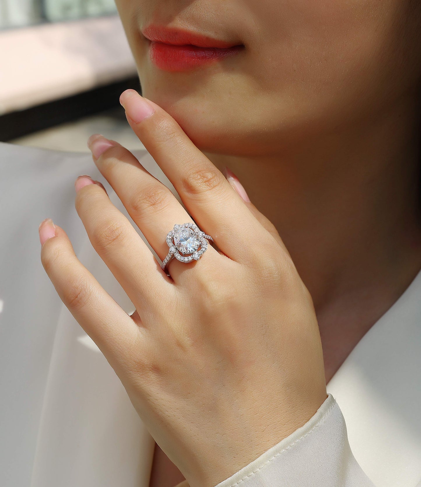 Vinzaa Camellia - Moissanite Ring in Gold-Plated S925 Sterling Silver